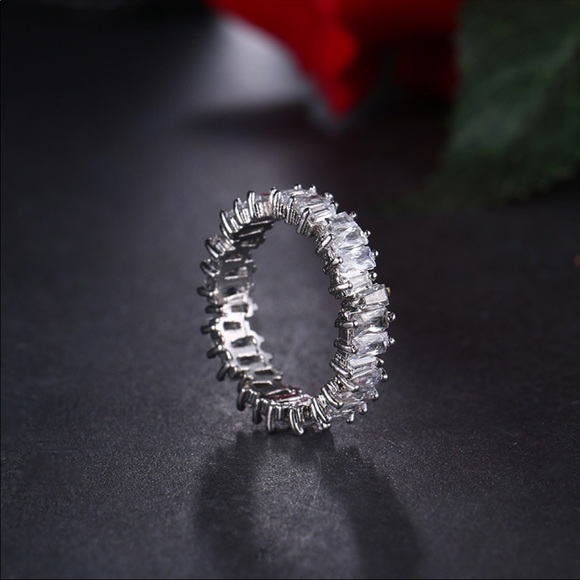 Brand new silver thin baguette ring - Picture 2 of 4